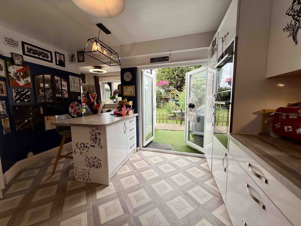 Property photo 2 of 18 Gallery