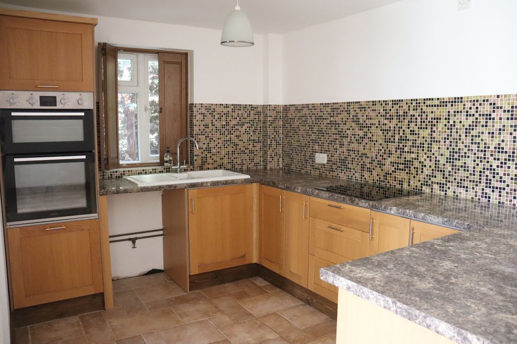 Property photo 3 of 25