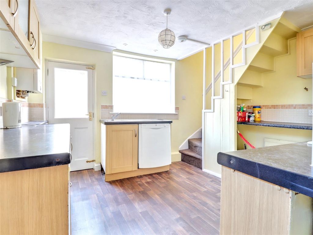 Property photo 3 of 17 Kitchen