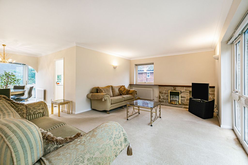 Property photo 2 of 41