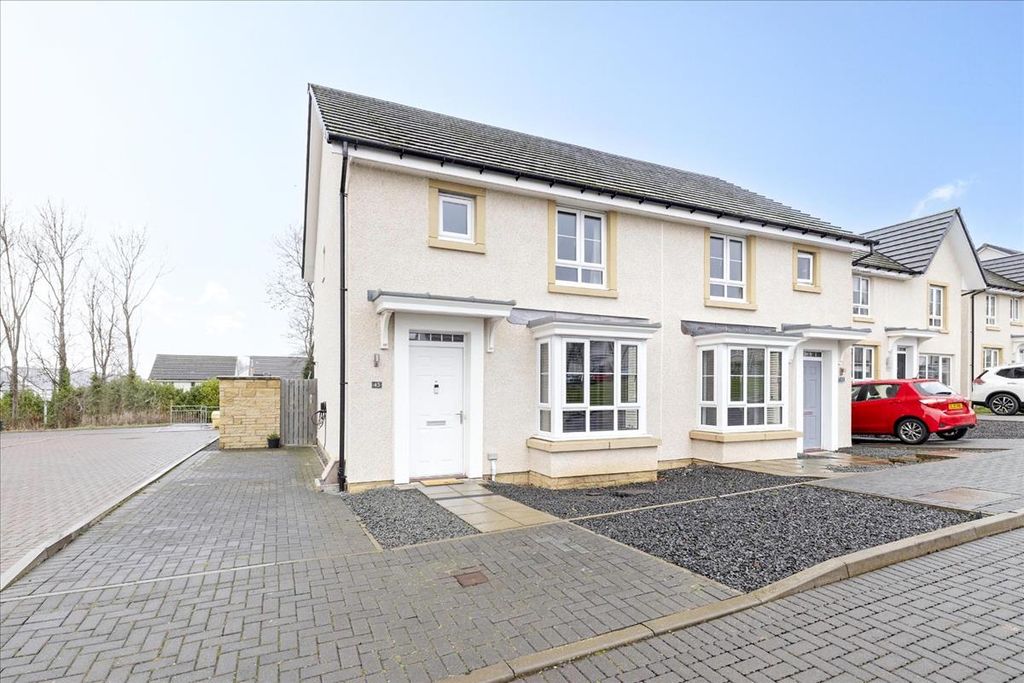 Property photo 1 of 28