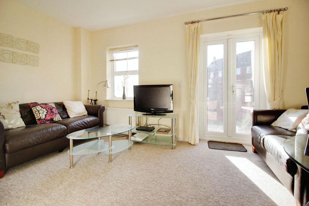 Property photo 2 of 7