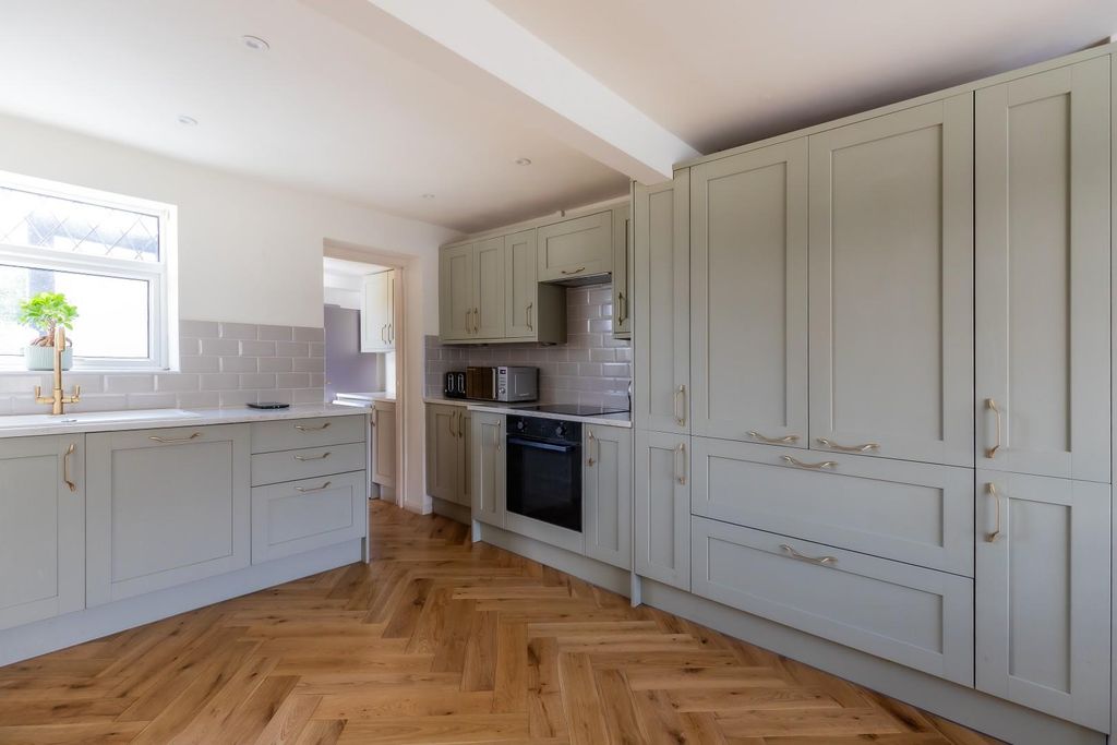 Property photo 3 of 21 49 (18 Of 23).Jpg