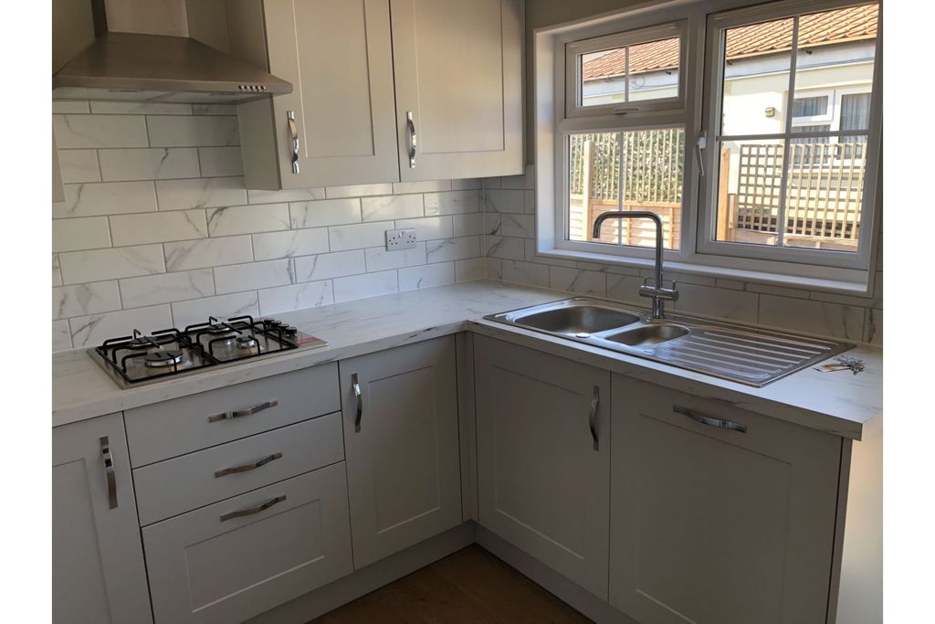Property photo 2 of 10 Kitchen