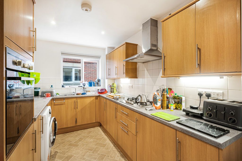 Property photo 2 of 9 Kitchen