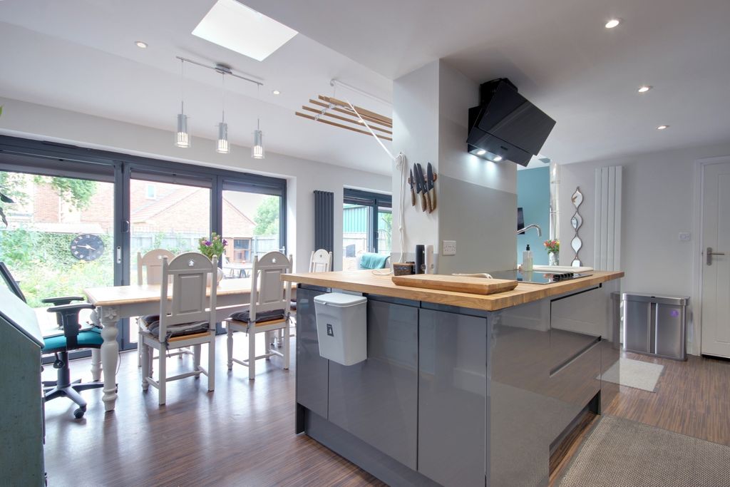 Property photo 3 of 20 1 Liv Kit Din C