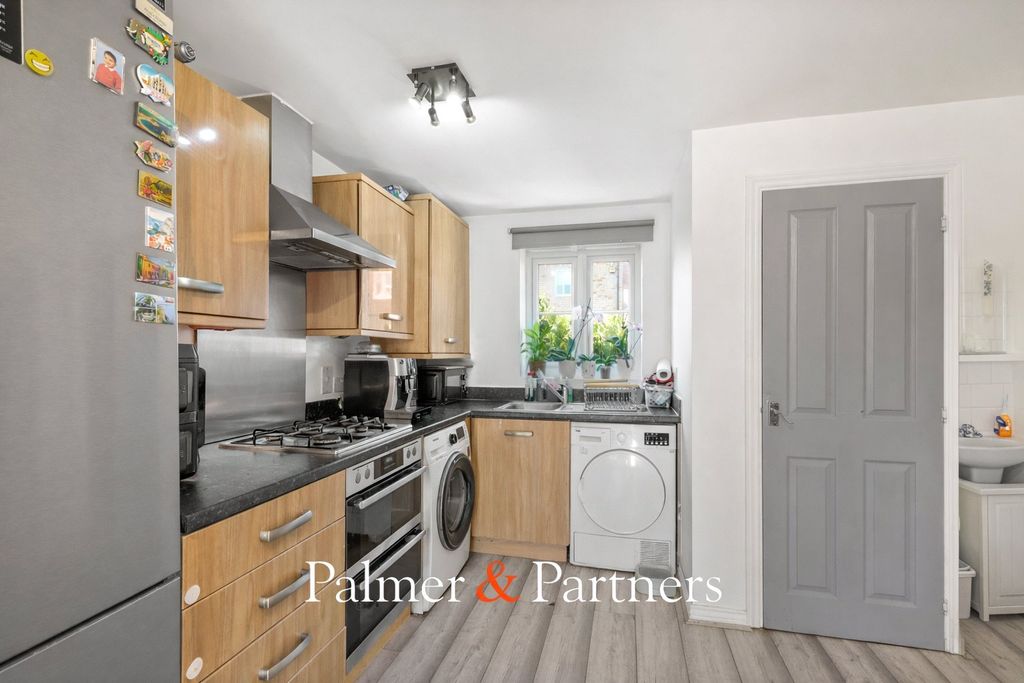 Property photo 2 of 18 Picture No. 25