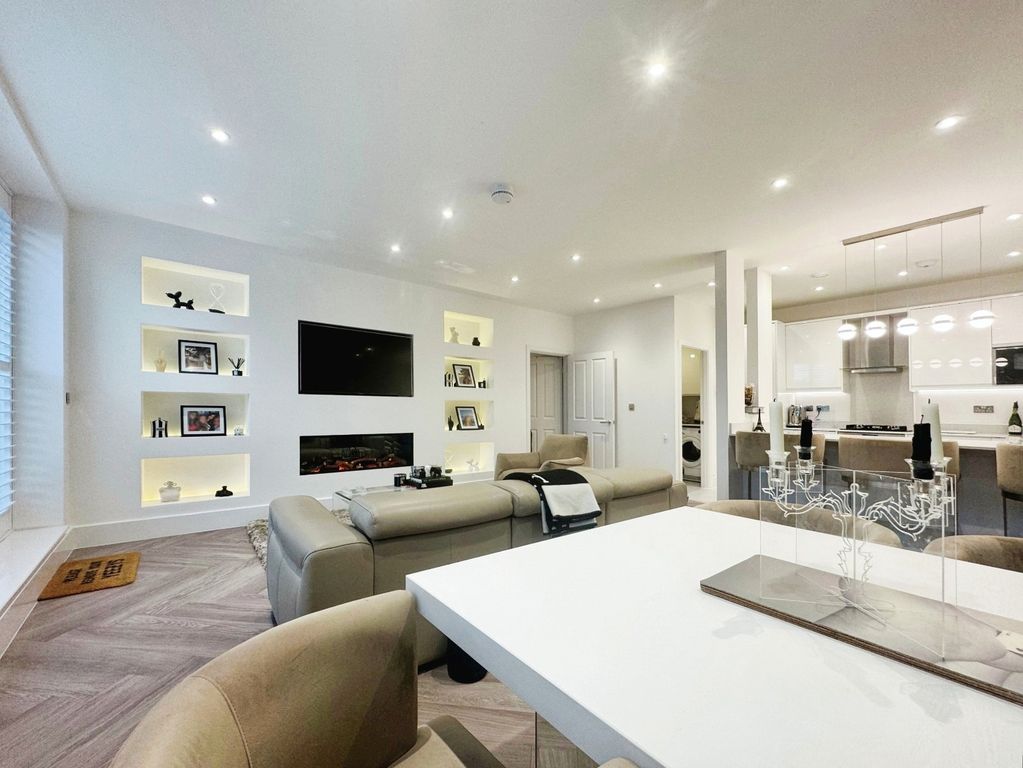 Property photo 2 of 25 Picture No. 07