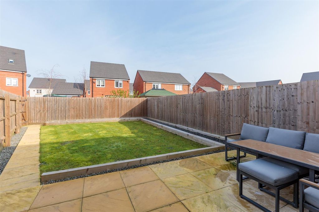 Property photo 2 of 14 Garden A.Jpg