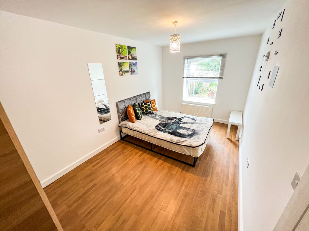 Property photo 1 of 4