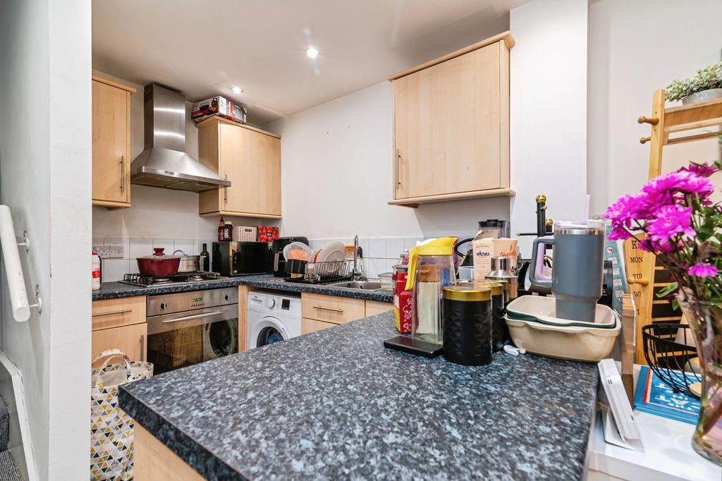 Property photo 3 of 11 Pbox-Img.Jpg