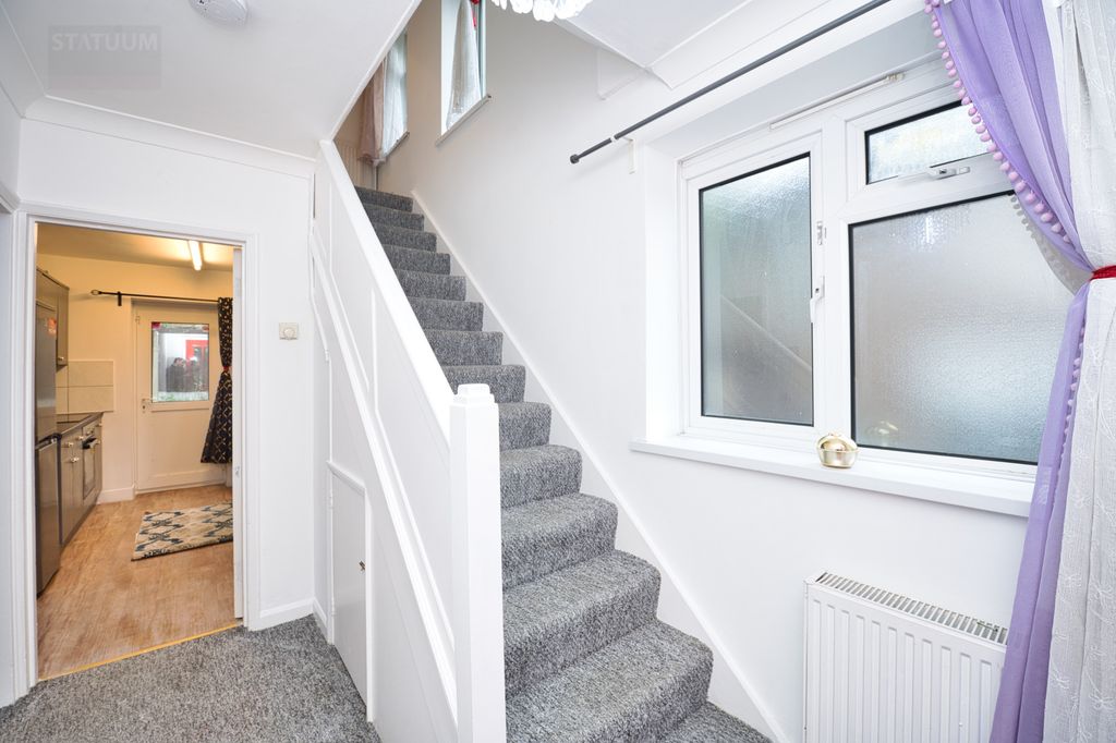 Property photo 3 of 23