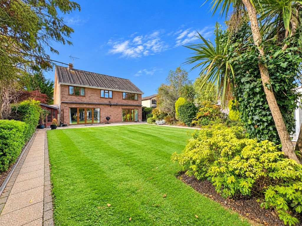 Property photo 2 of 36