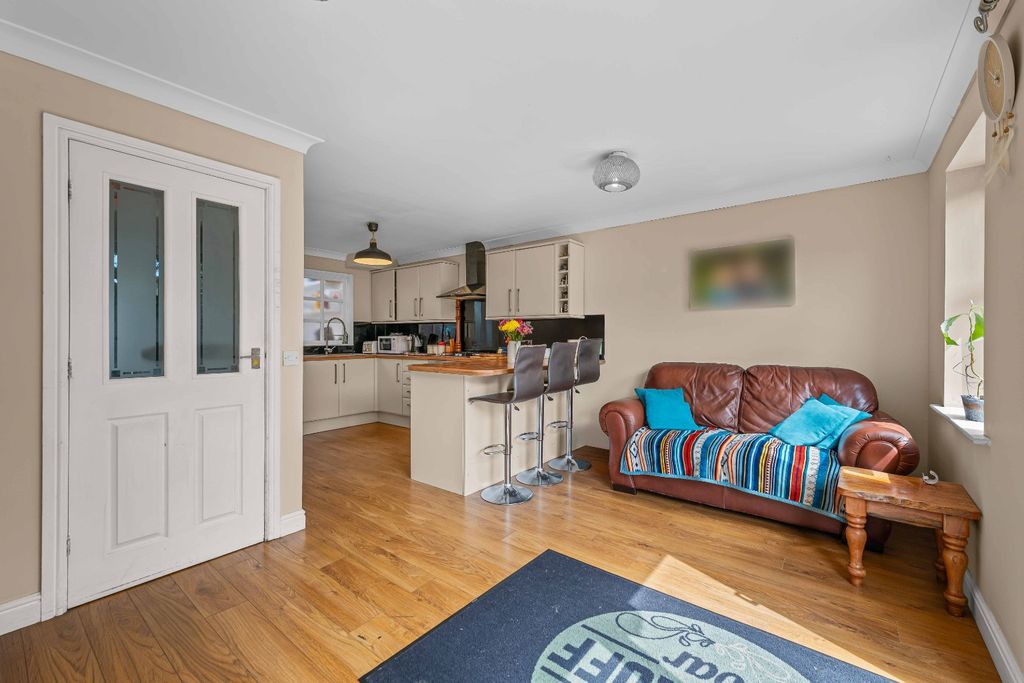 Property photo 3 of 33 5181195