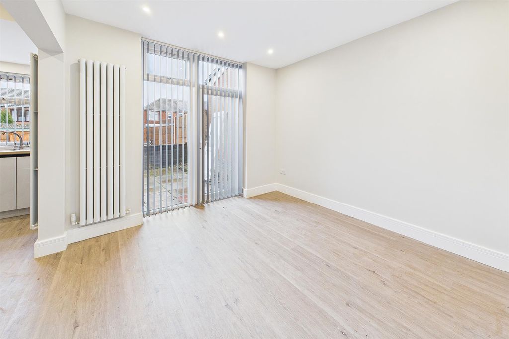 Property photo 2 of 7 Kitchen/Dining Room