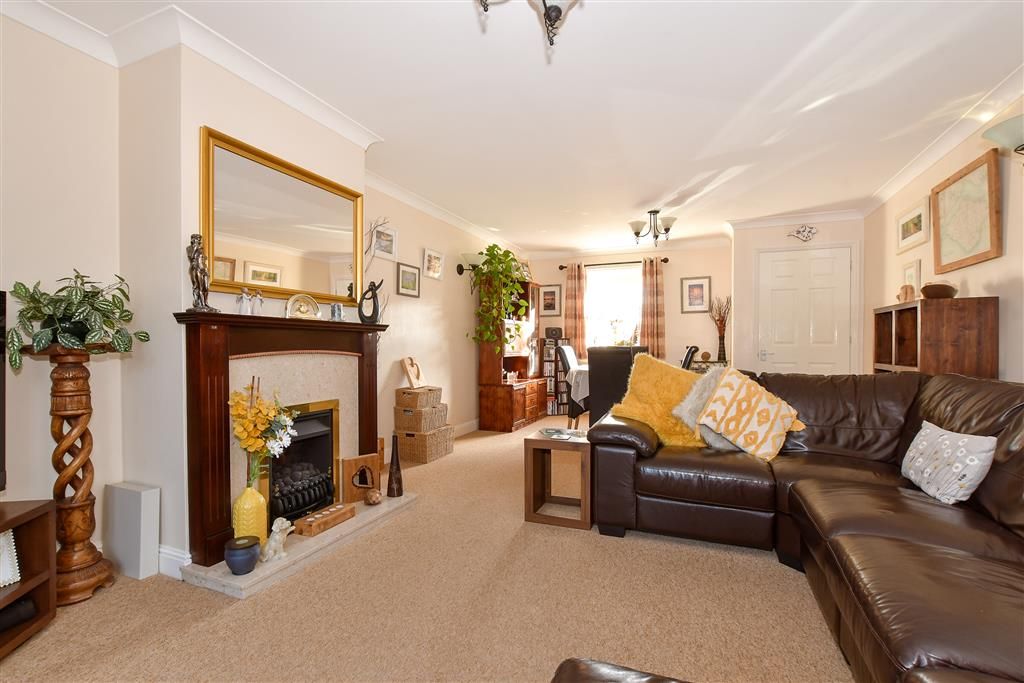 Property photo 3 of 15 Lounge/ Dining Room