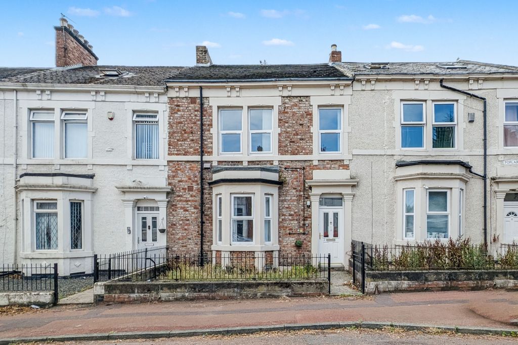 Property photo 1 of 18 2 Poplar Crescent, Bensham, Gateshead, Tyne &amp; Wear, Ne8 1Qd