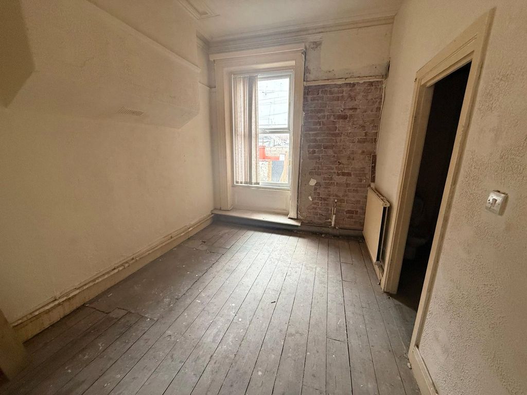 Property photo 3 of 19 Picture No. 12