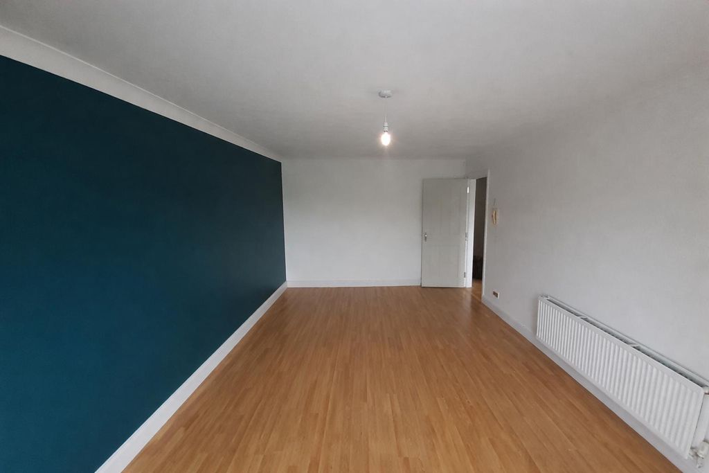 Property photo 2 of 8 Photo 1