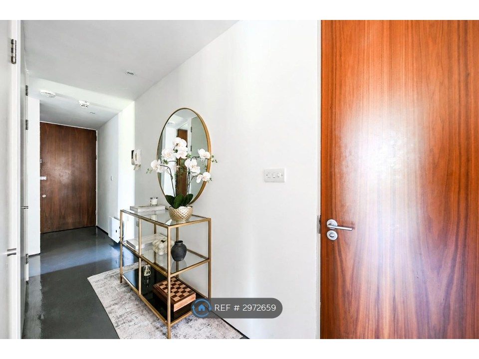 Property photo 2 of 35