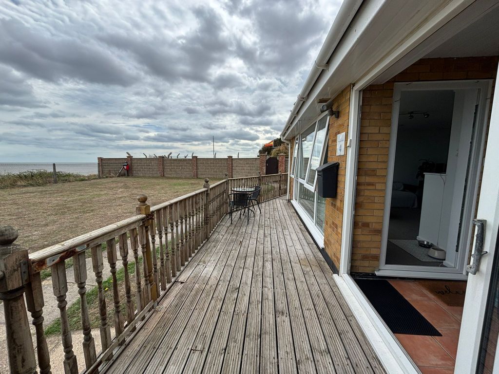 Property photo 2 of 11 Balcony