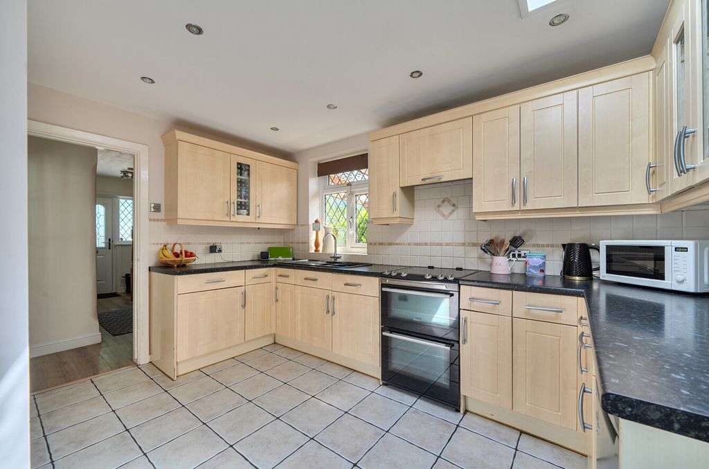 Property photo 2 of 12 1451897-16-69F219...