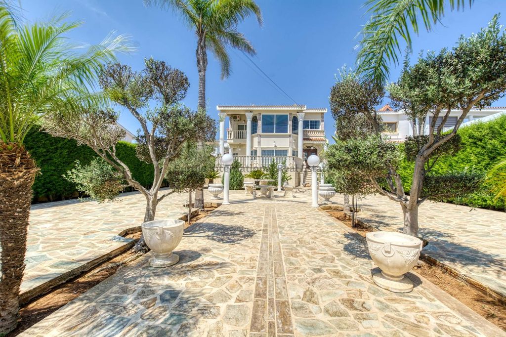 Property photo 1 of 23