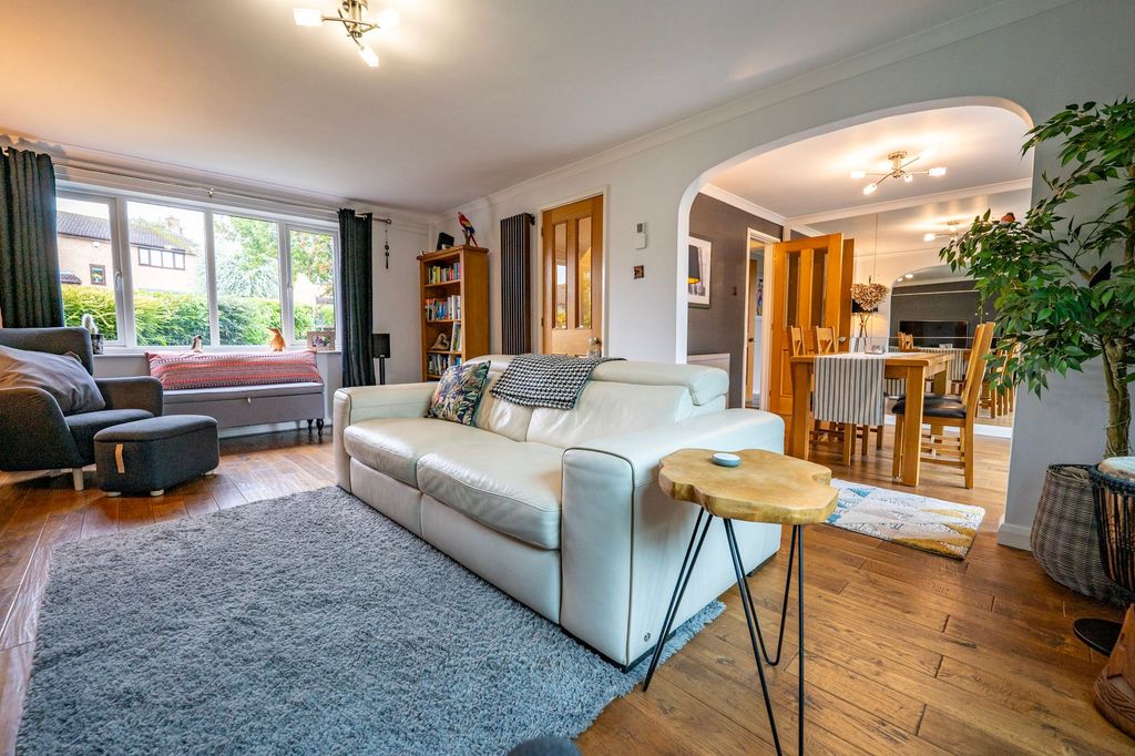 Property photo 2 of 42