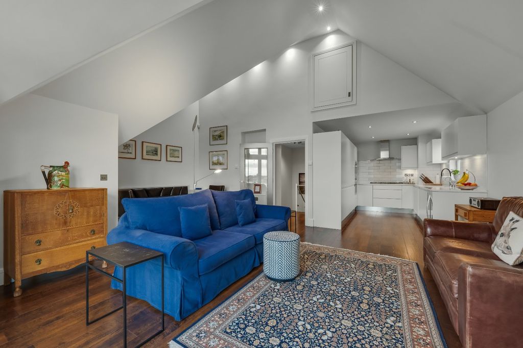 Property photo 2 of 13 Reception/Kitchen