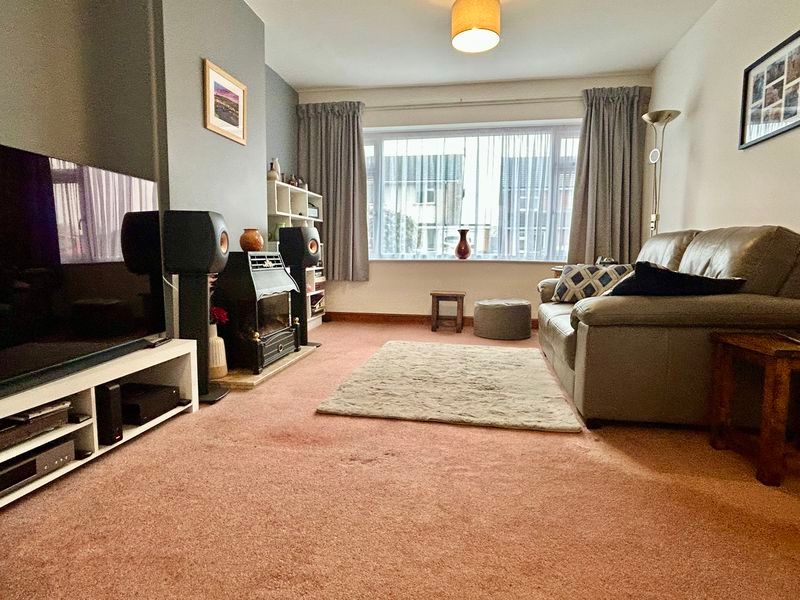 Property photo 2 of 12 Lounge