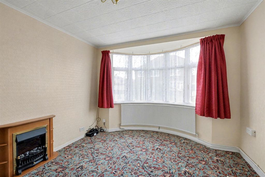 Property photo 2 of 24 Living Room