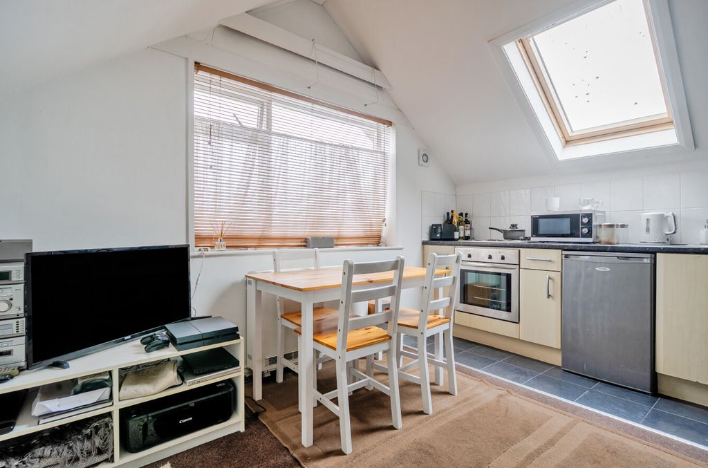 Property photo 3 of 8 1531020-17-1A1302...