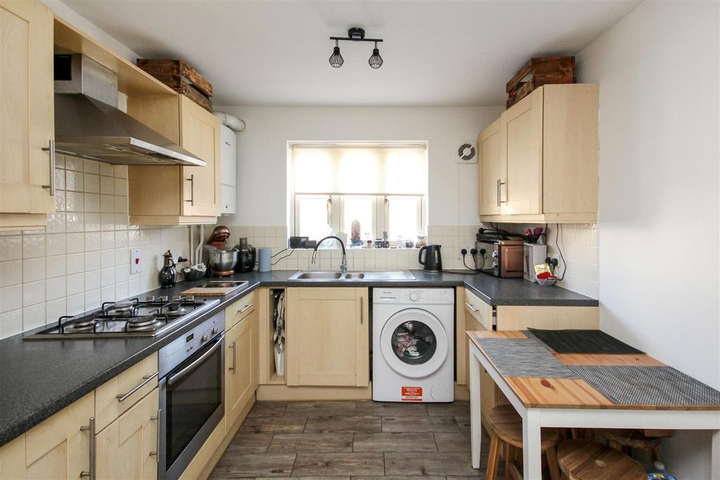 Property photo 3 of 17 Kitchen.Jpg