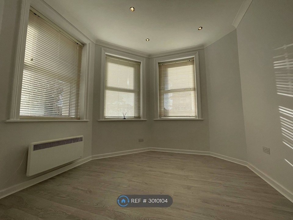 Property photo 2 of 7 Bedroom 1