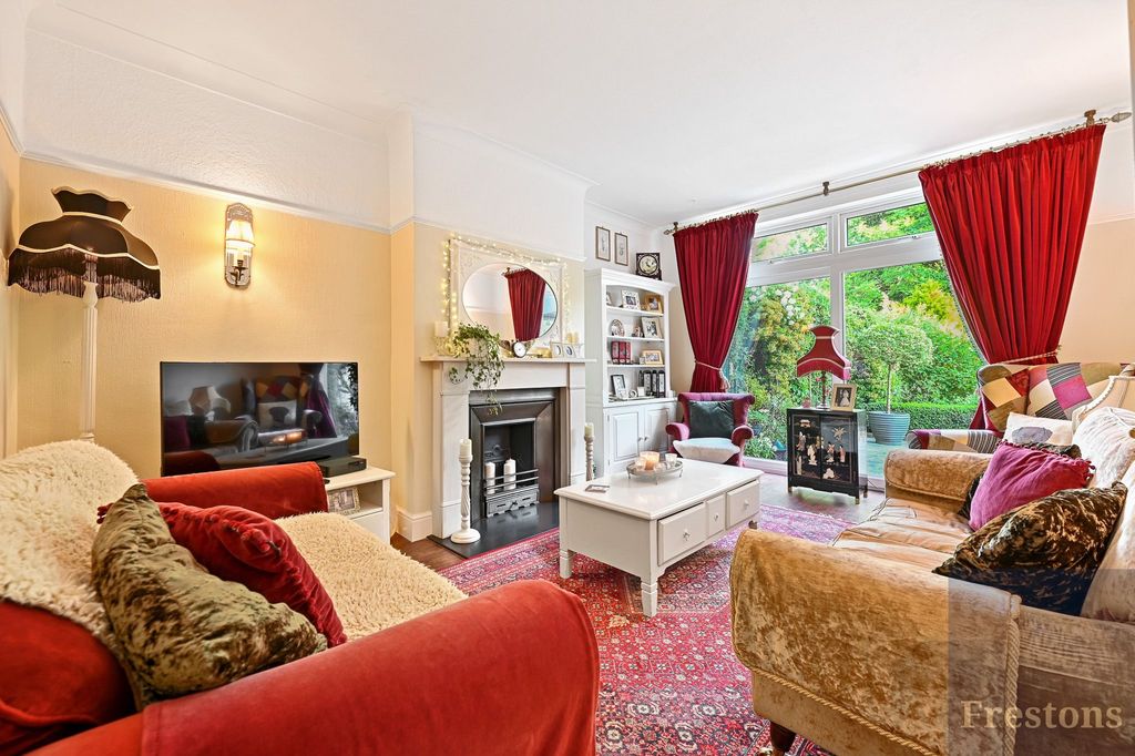 Property photo 1 of 3