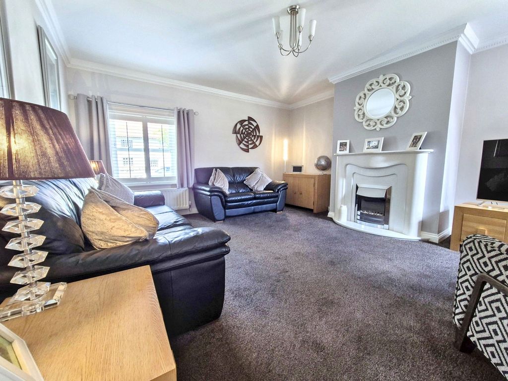 Property photo 3 of 32