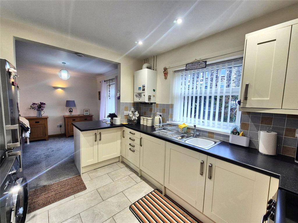 Property photo 3 of 23 Kitchen