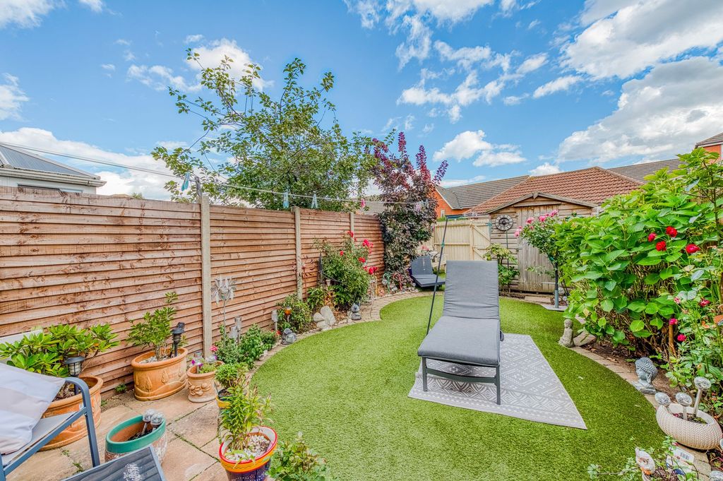 Property photo 2 of 19