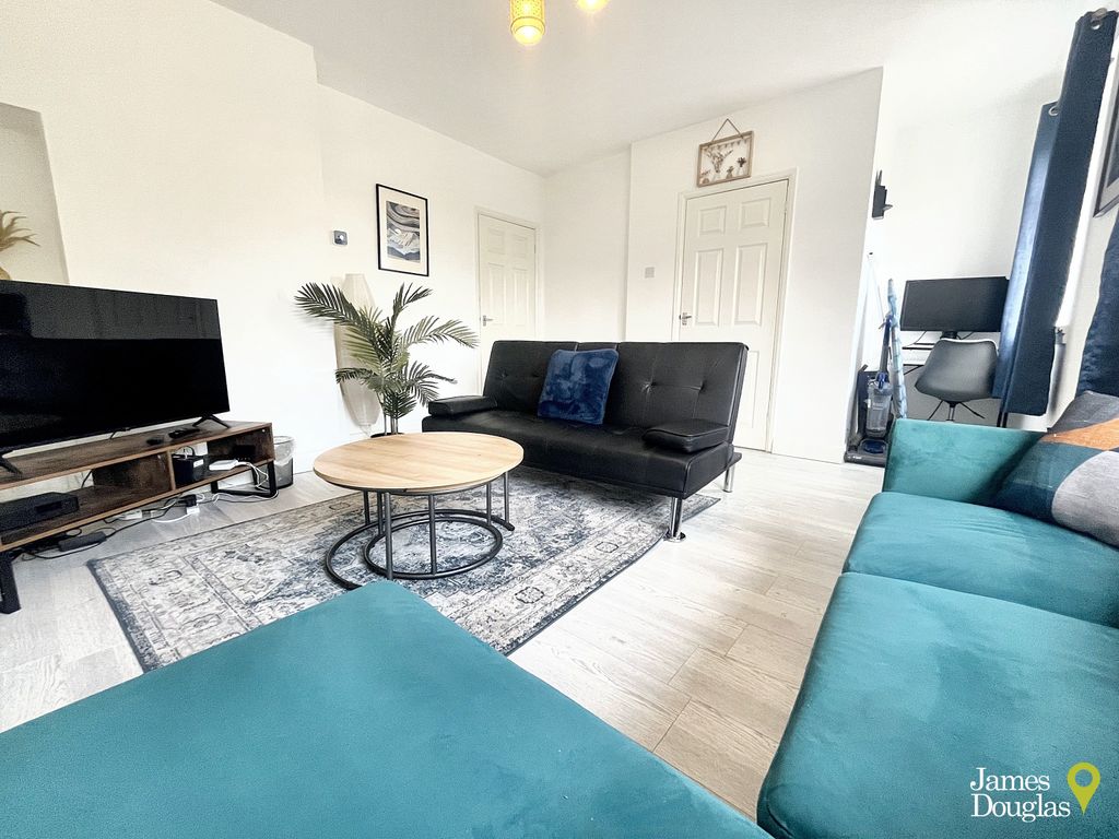Property photo 3 of 20 Liv2 (1)