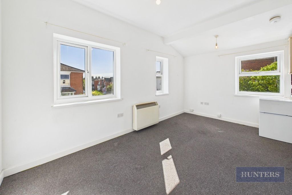 Property photo 3 of 7 Cam05152G0-Pr0242-Still005.Jpg