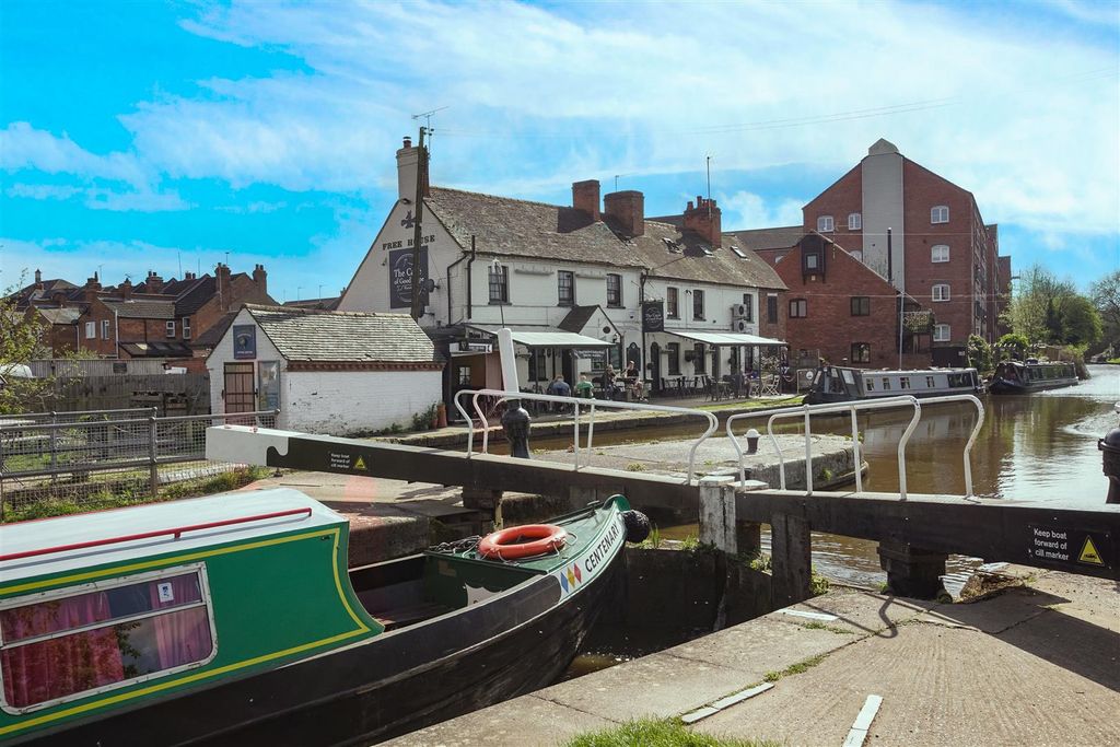 Property photo 2 of 17 Dsc02093-Edit.Jpg