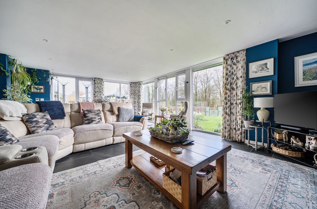 Property photo 3 of 20 1438016-26-69Cab2...