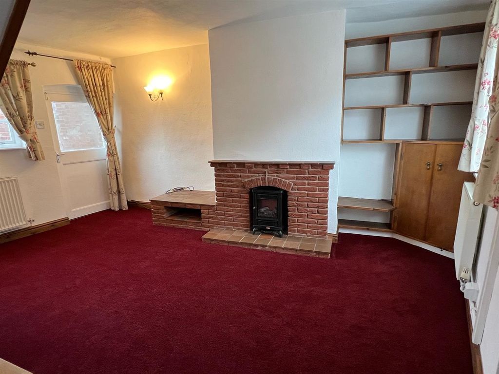 Property photo 3 of 9 Lounge