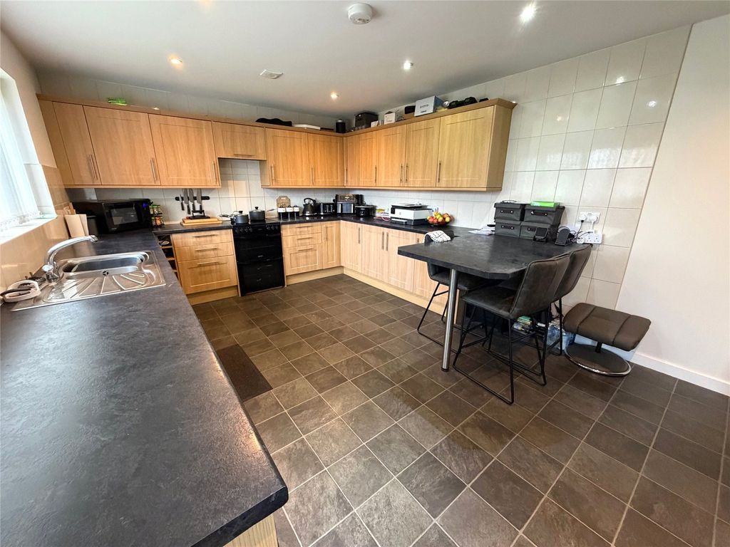 Property photo 3 of 27 Picture No. 36