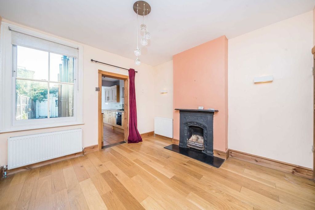 Property photo 3 of 7