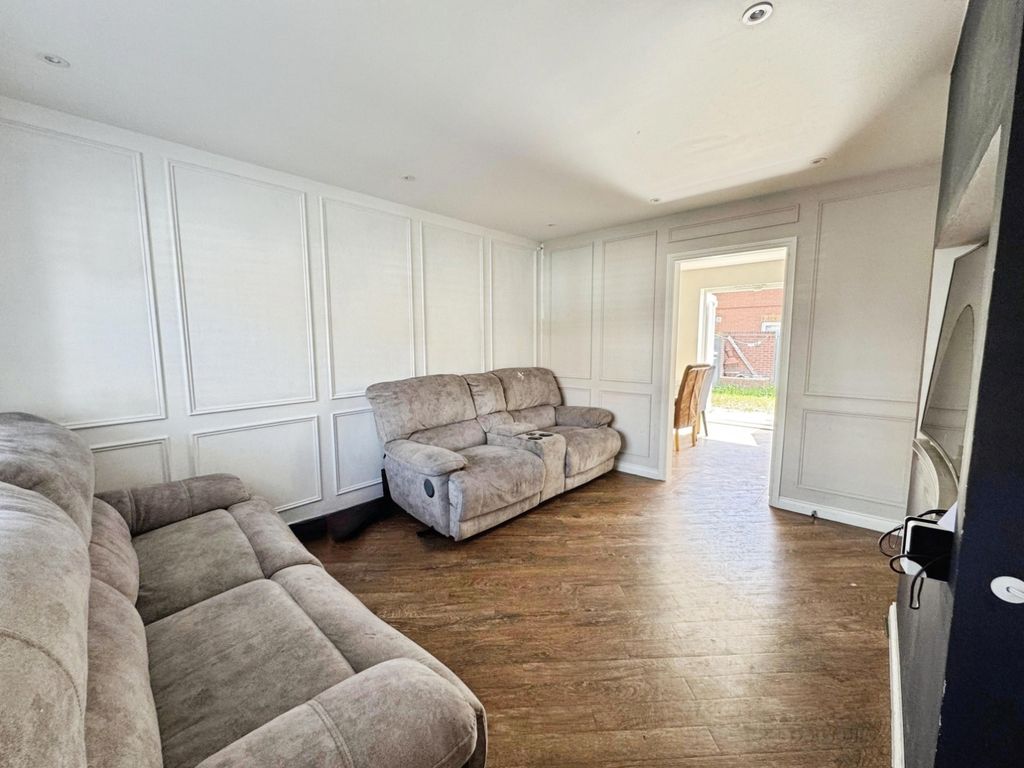 Property photo 2 of 20 Pbox-Img.Jpg