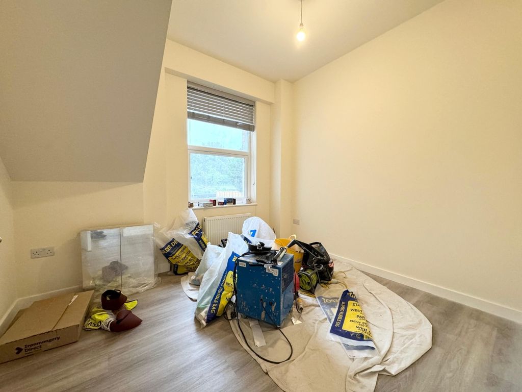 Property photo 3 of 3