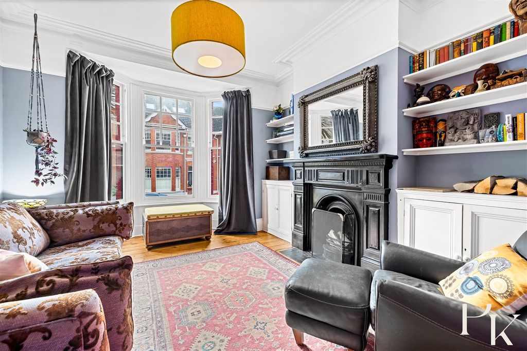 Property photo 2 of 28 Living Room