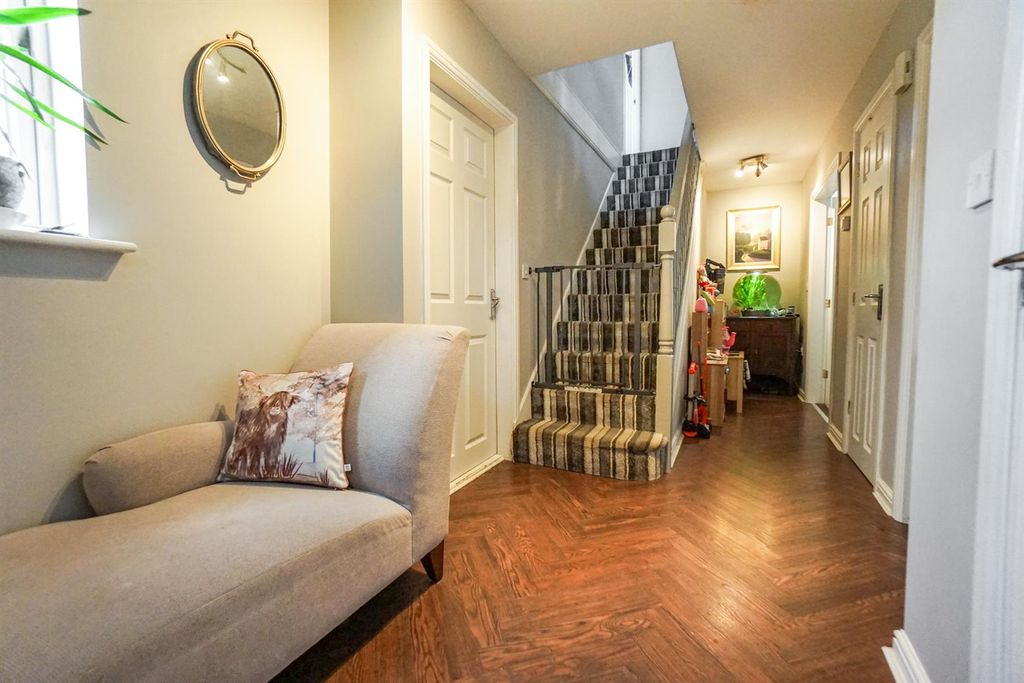Property photo 2 of 29 Entrance Hallway