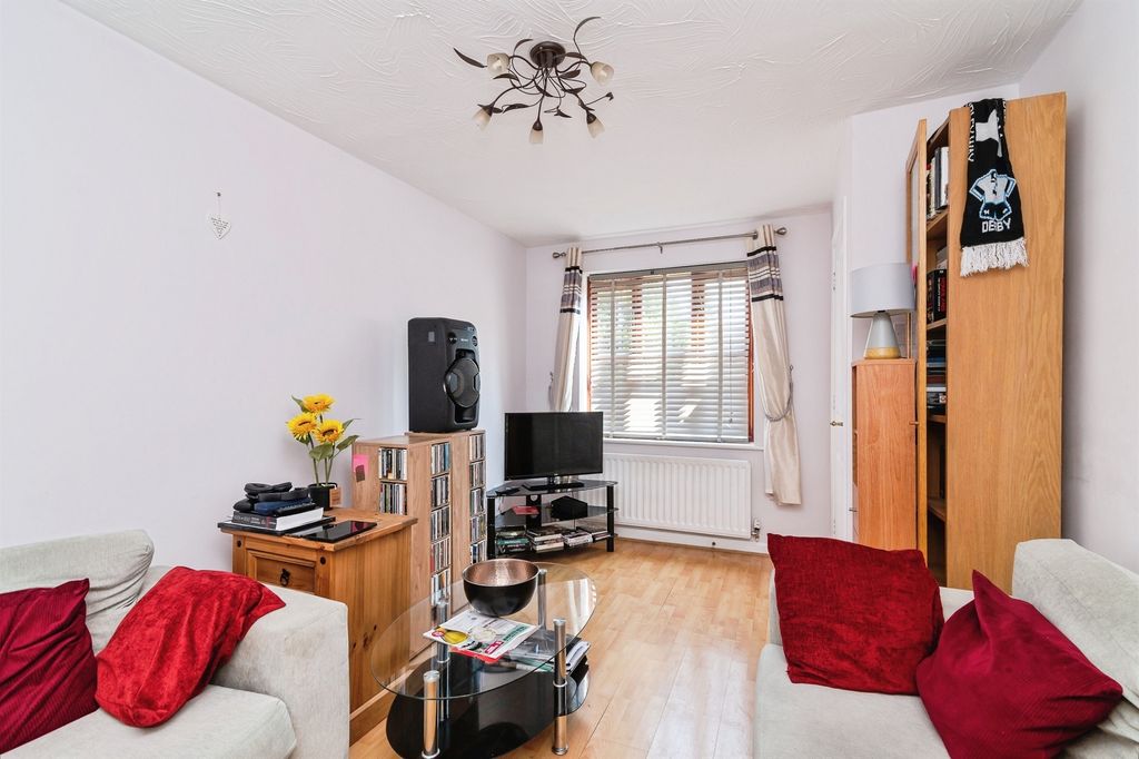 Property photo 2 of 18